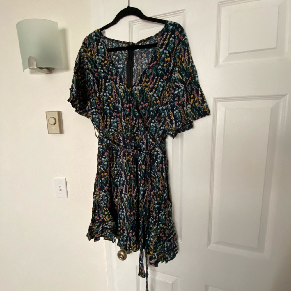 Floral spring short sleeve wrap dress